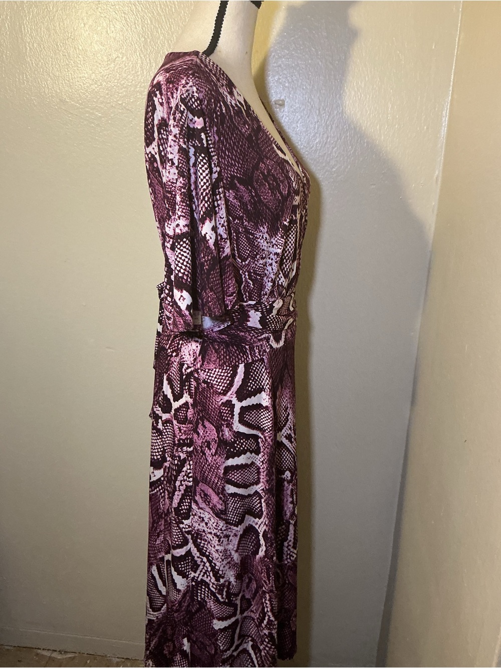Donna Morgan Purple Snake-Print Faux Wrap Midi Dress Size 18W - Picture 5 of 5